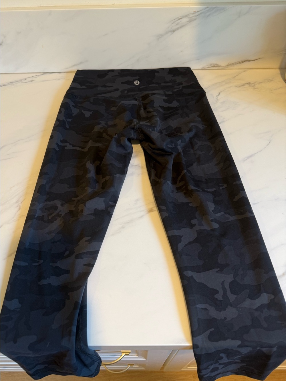 Lululemon camo capri leggings